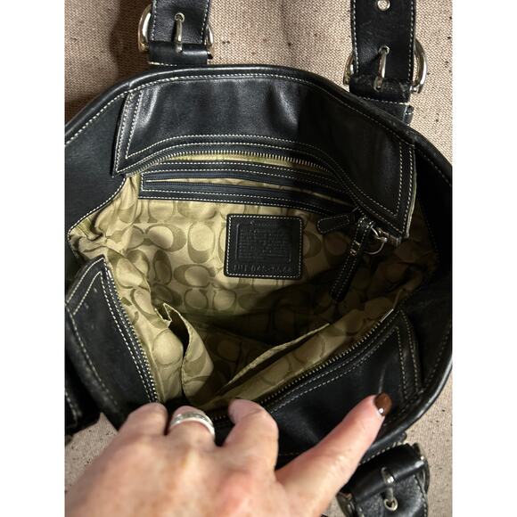 Vintage Y2K Coach Soho Buckle Shoulder Bag Black Leather Tote Purse 9544 - Picture 9 of 9